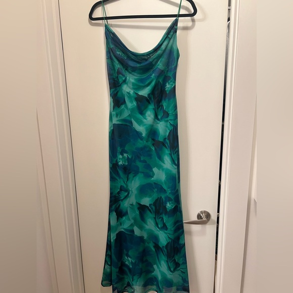 Runaway Long Maxi Dress - Picture 2 of 6